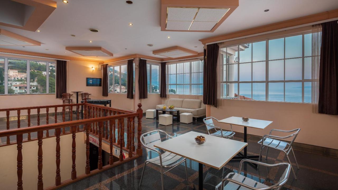 Family Beach Rooms Omiš Exteriér fotografie