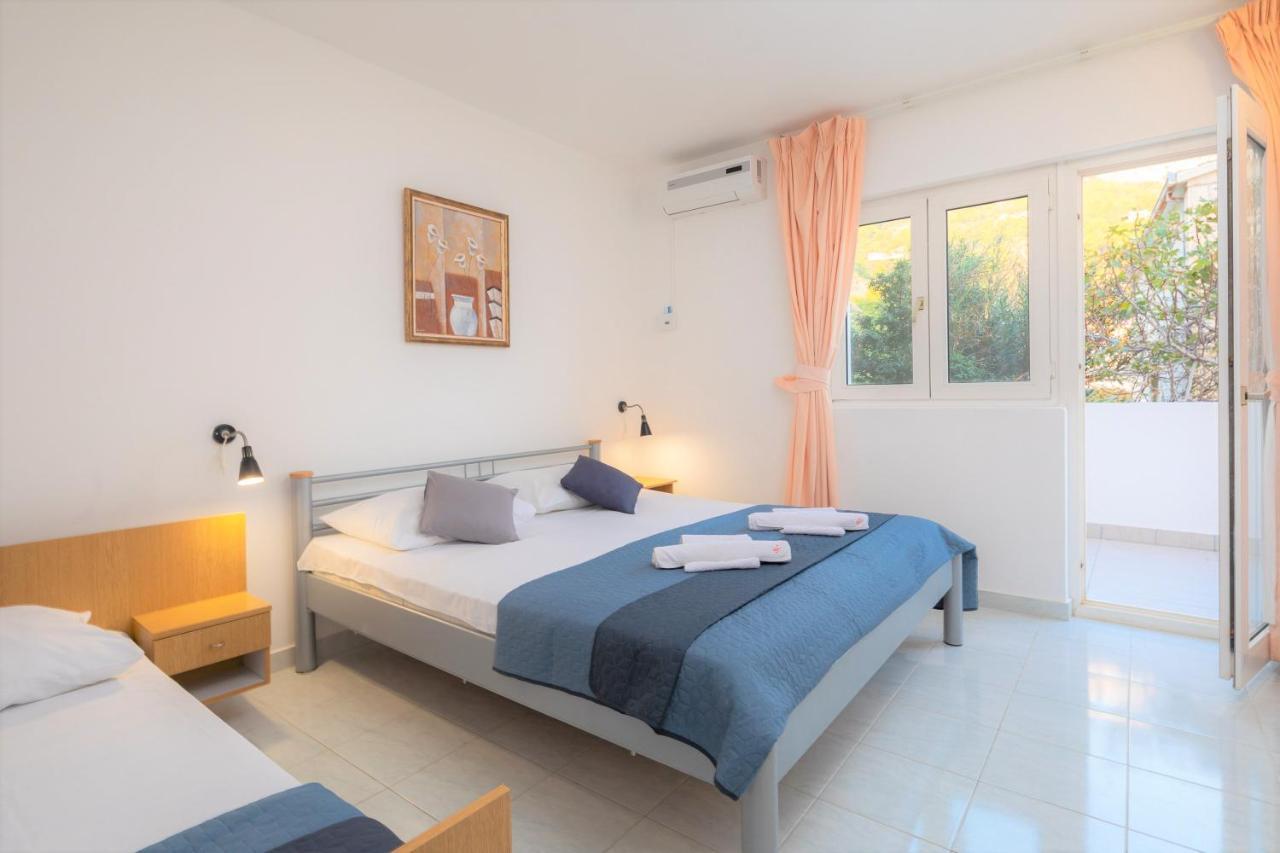 Family Beach Rooms Omiš Exteriér fotografie